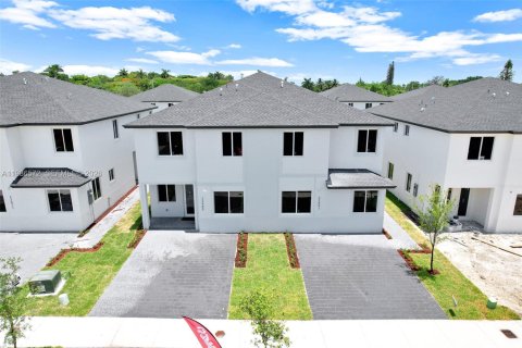 Купить таунхаус в Майами, Флорида 5 спален, № 2048380 - фото 4