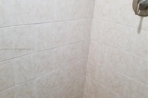 Снять в аренду кондоминиум в Авентура, Флорида 2 спальни, 92.34м2, № 2028816 - фото 25