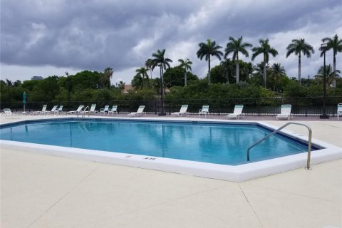Снять в аренду кондоминиум в Авентура, Флорида 2 спальни, 92.34м2, № 2028816 - фото 10