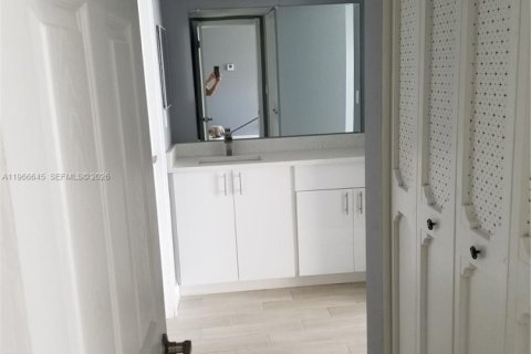 Снять в аренду кондоминиум в Авентура, Флорида 2 спальни, 92.34м2, № 2028816 - фото 29