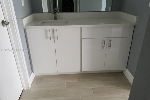 Снять в аренду кондоминиум в Авентура, Флорида 2 спальни, 92.34м2, № 2028816 - фото 30