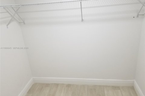 Снять в аренду кондоминиум в Авентура, Флорида 2 спальни, 92.34м2, № 2028816 - фото 28