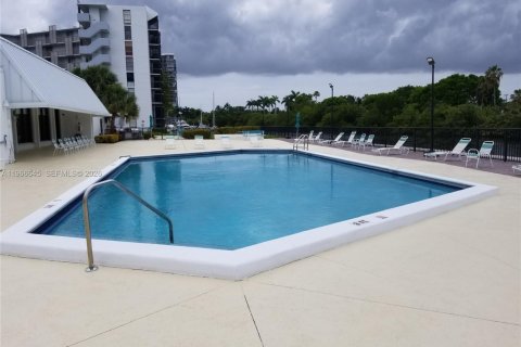 Снять в аренду кондоминиум в Авентура, Флорида 2 спальни, 92.34м2, № 2028816 - фото 11