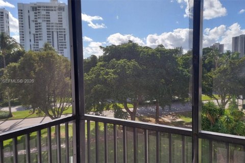 Снять в аренду кондоминиум в Авентура, Флорида 2 спальни, 92.34м2, № 2028816 - фото 19