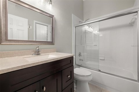 Townhouse in Tampa, Florida 2 bedrooms, 118.17 sq.m. № 2379440 - photo 6