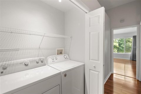 Townhouse in Tampa, Florida 2 bedrooms, 118.17 sq.m. № 2379440 - photo 11