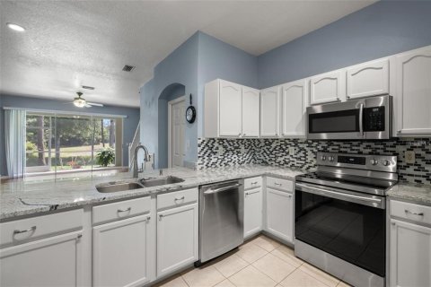 Townhouse in Tampa, Florida 2 bedrooms, 118.17 sq.m. № 2379440 - photo 4