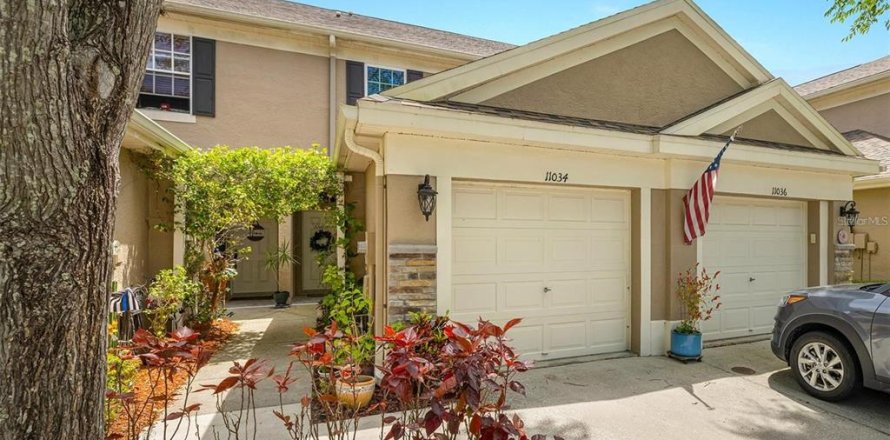 Townhouse in Tampa, Florida 2 bedrooms, 118.17 sq.m. № 2379440