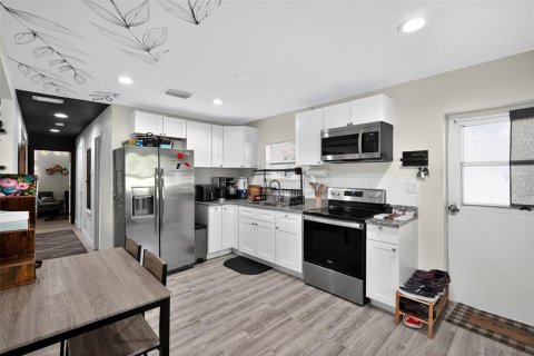 Casa en venta en Brooksville, Florida, 3 dormitorios, 102.19 m2 № 1915274 - foto 8