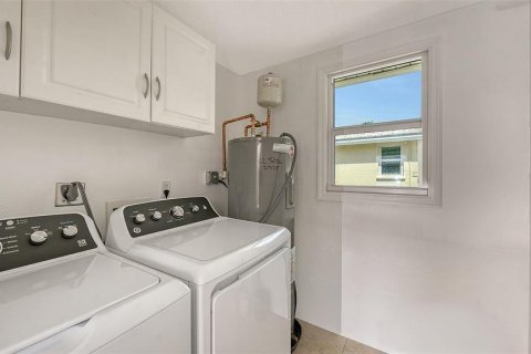 Купить виллу или дом в Сарасота, Флорида 5 комнат, 112.6м2, № 2101281 - фото 16
