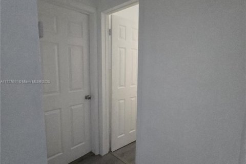 Commercial property in Miami, Florida 137.96 sq.m. № 1799665 - photo 28