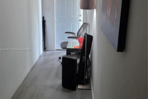 Immobilier commercial à vendre à Miami, Floride: 137.96 m2 № 1799665 - photo 22