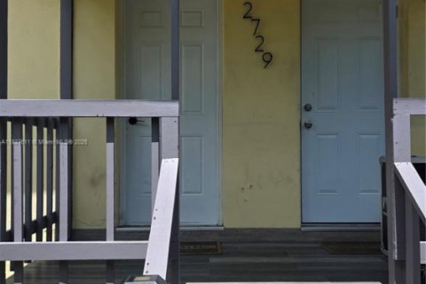 Immobilier commercial à vendre à Miami, Floride: 137.96 m2 № 1799665 - photo 4