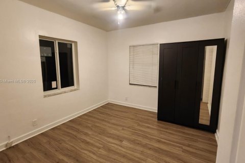 Immobilier commercial à vendre à Miami, Floride: 137.96 m2 № 1799665 - photo 9