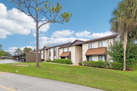 Condo in Ocala, Florida, 2 bedrooms № 2396262 - photo 3