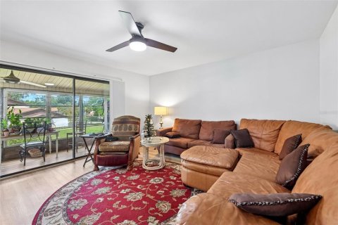 Condo in Ocala, Florida, 2 bedrooms № 2396262 - photo 4