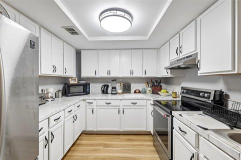 Condo in Ocala, Florida, 2 bedrooms № 2396262 - photo 7