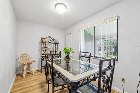 Condo in Ocala, Florida, 2 bedrooms № 2396262 - photo 6