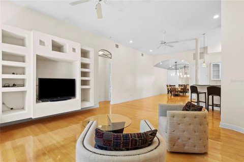 Dúplex en venta en Orlando, Florida, 3 dormitorios, 189.8 m2 № 1750503 - foto 6