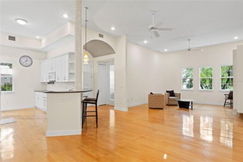 Dúplex en venta en Orlando, Florida, 3 dormitorios, 189.8 m2 № 1750503 - foto 11