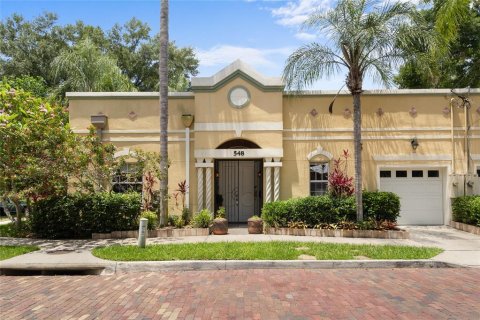 Dúplex en venta en Orlando, Florida, 3 dormitorios, 189.8 m2 № 1750503 - foto 1