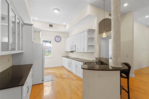 Dúplex en venta en Orlando, Florida, 3 dormitorios, 189.8 m2 № 1750503 - foto 13