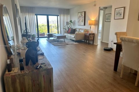Condo in Key Biscayne, Florida, 2 bedrooms  № 1731523 - photo 1
