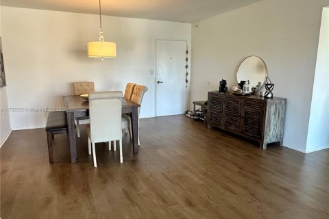 Condo in Key Biscayne, Florida, 2 bedrooms  № 1731523 - photo 5