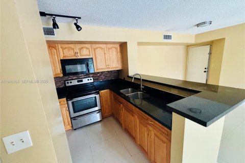 Copropriété à louer à Pembroke Pines, Floride: 3 chambres, 98.29 m2 № 2003739 - photo 7