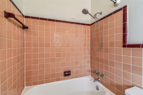 Снять в аренду квартиру в Сент-Питерсберг, Флорида 3 комнаты, 171.78м2, № 1883494 - фото 27