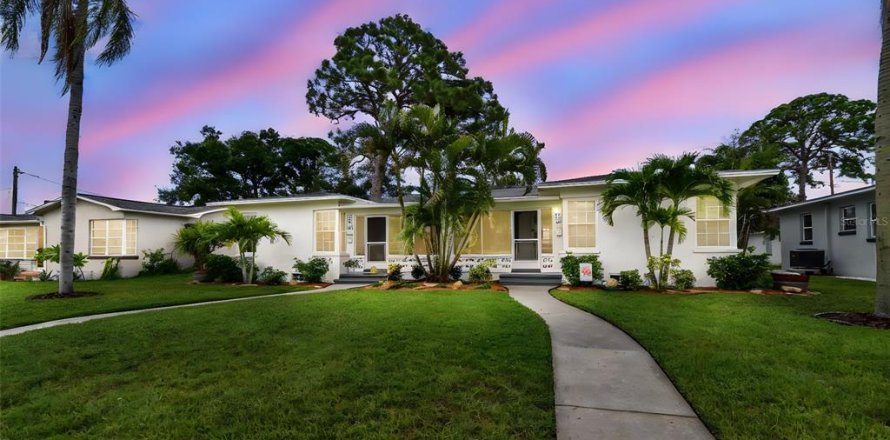Appartement à Saint Petersburg, Floride 2 chambres, 171.78 m2 № 1883494