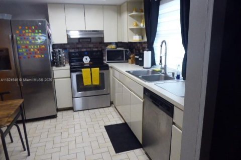 Купить кондоминиум в Майами, Флорида 1 спальня, 65.96м2, № 1821587 - фото 4