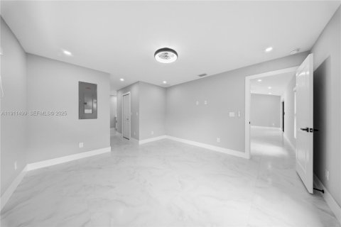 Villa ou maison à vendre à Lehigh Acres, Floride: 4 chambres № 1969051 - photo 22