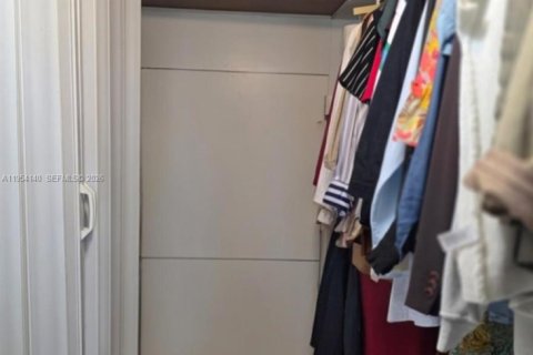 Купить таунхаус в Майами-Лейкс, Флорида 2 спальни, 90.3м2, № 2008959 - фото 11