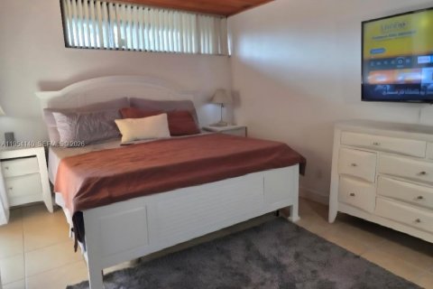 Купить таунхаус в Майами-Лейкс, Флорида 2 спальни, 90.3м2, № 2008959 - фото 10