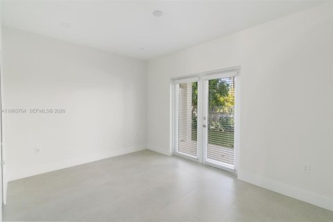 Adosado en alquiler en Miami, Florida, 3 dormitorios, 131.74 m2 № 2055487 - foto 15