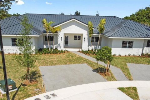 Adosado en Miami, Florida 3 dormitorios, 131.74 m2 № 2055487