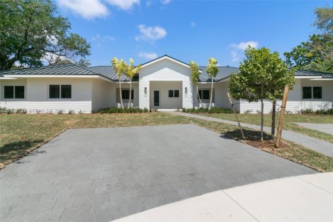 Adosado en alquiler en Miami, Florida, 3 dormitorios, 131.74 m2 № 2055487 - foto 2