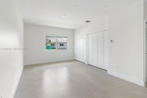 Adosado en alquiler en Miami, Florida, 3 dormitorios, 131.74 m2 № 2055487 - foto 9