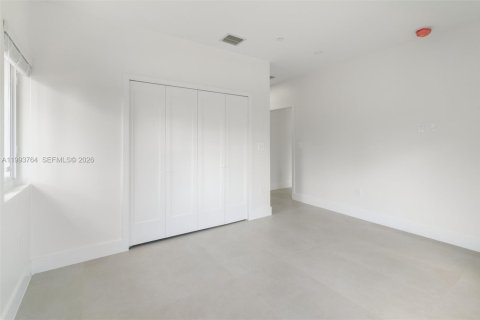 Adosado en alquiler en Miami, Florida, 3 dormitorios, 131.74 m2 № 2055487 - foto 13