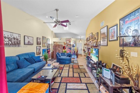Touwnhouse à vendre à Tamarac, Floride: 2 chambres, 118.91 m2 № 2079936 - photo 17
