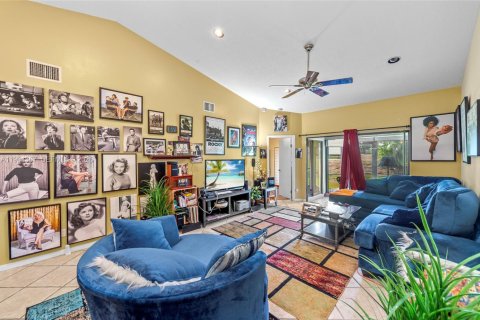 Touwnhouse à vendre à Tamarac, Floride: 2 chambres, 118.91 m2 № 2079936 - photo 16