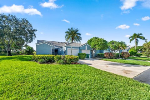 Touwnhouse à vendre à Tamarac, Floride: 2 chambres, 118.91 m2 № 2079936 - photo 3