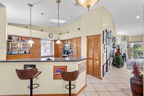 Touwnhouse à vendre à Tamarac, Floride: 2 chambres, 118.91 m2 № 2079936 - photo 10
