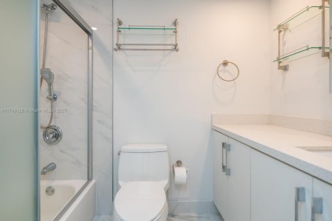 Condo in Sunny Isles Beach, Florida  № 1859611 - photo 20