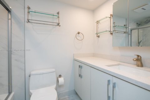 Condo in Sunny Isles Beach, Florida  № 1859611 - photo 21