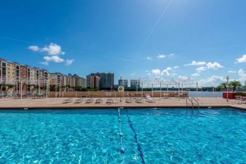Condo in Sunny Isles Beach, Florida  № 1859611 - photo 26