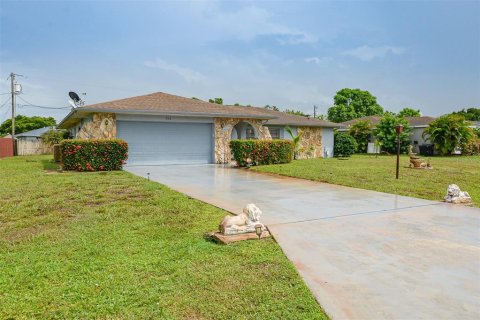 Casa en venta en Saint Lucie, Florida, 3 dormitorios, 153.1 m2 № 1900753 - foto 2