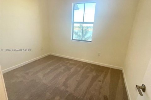 Adosado en venta en Hialeah, Florida, 3 dormitorios, 127.83 m2 № 2019724 - foto 29