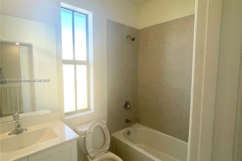 Adosado en venta en Hialeah, Florida, 3 dormitorios, 127.83 m2 № 2019724 - foto 24